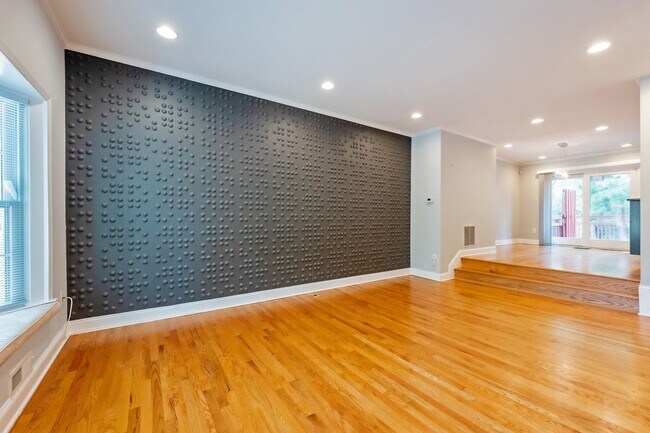 Building Photo - Great 3br 2.5 Bath Townhome in Rockville MD
