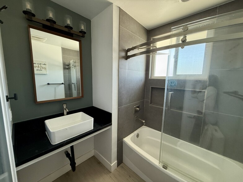 Building Photo - 13471 Jackson St