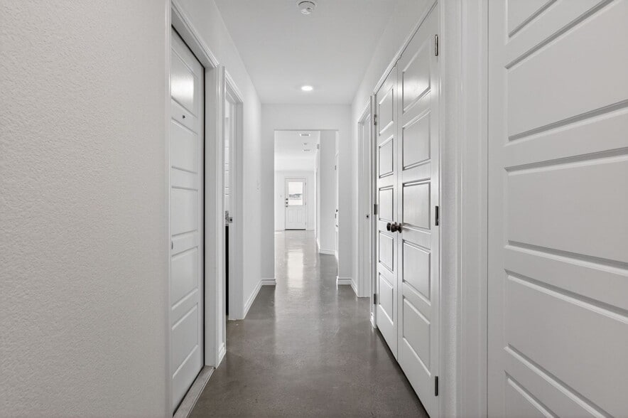 Building Photo - 1255 Concord Dr