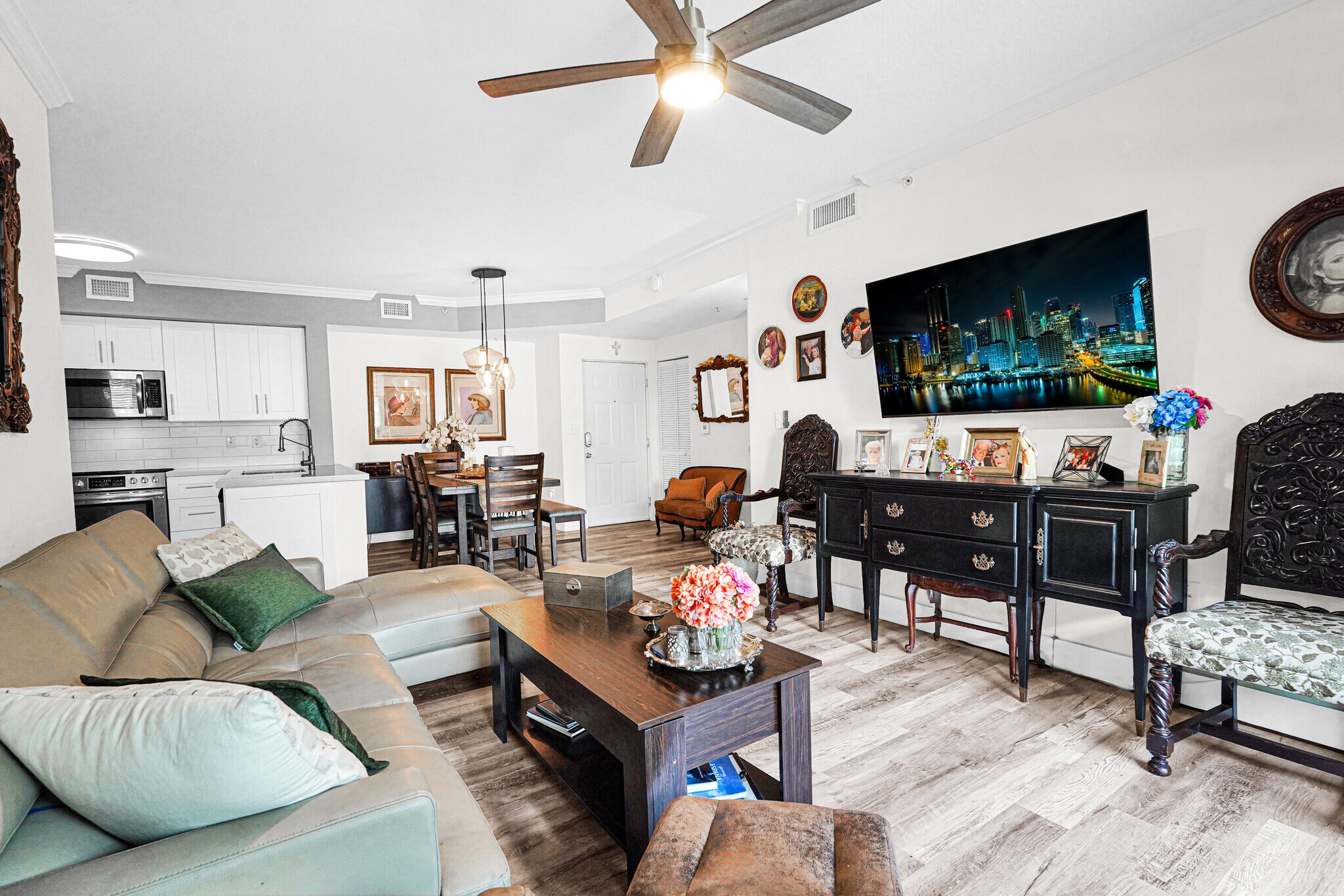 Building Photo - 6801 SW 44th St