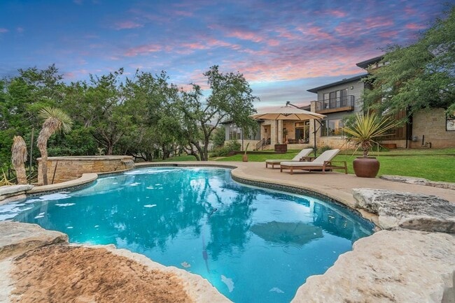 Building Photo - 332 Rugged Earth Dr