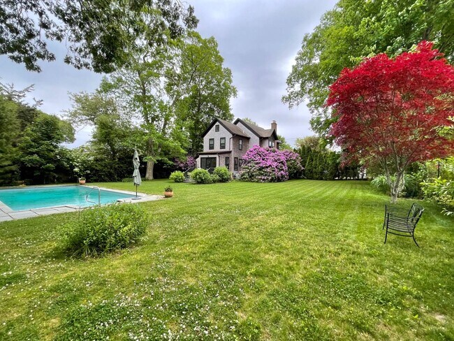 Building Photo - 81 Hampton St