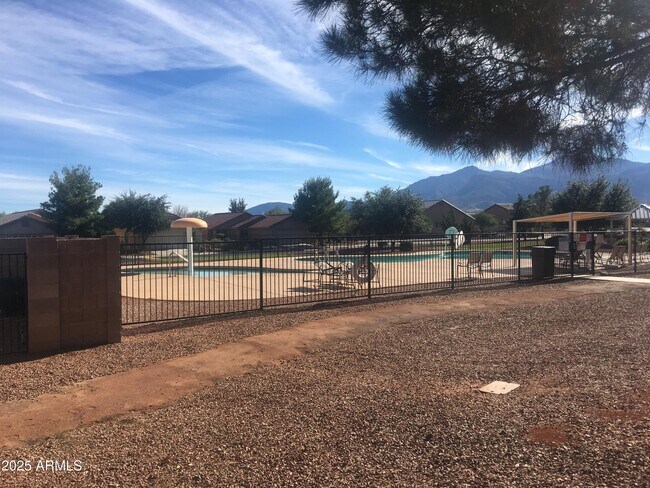 Building Photo - 4651 Big Bend St