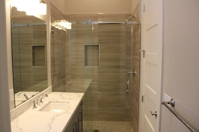 Building Photo - Gorgeous 3 Bedroom, 2 Bath Home in Rural D...