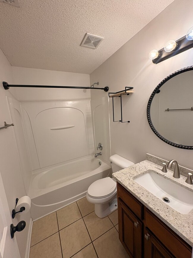 Building Photo - Arlington Home Ready To Be Yours! 3 Bedrooms Downstairs! Pets Are Welcome, Fees Apply!