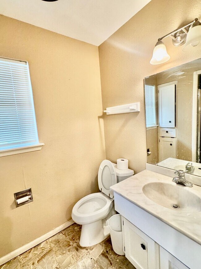 Building Photo - 5122 Moultrie Dr