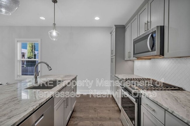 Building Photo - 1404 10th Ave N