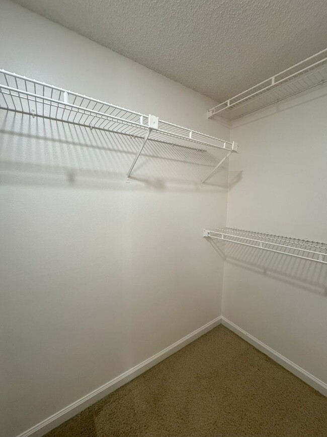 Building Photo - Beautiful Condo in the Fountains near beaches