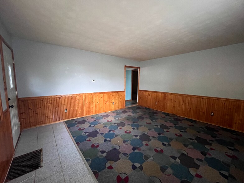 Building Photo - 824 Meadow Ave