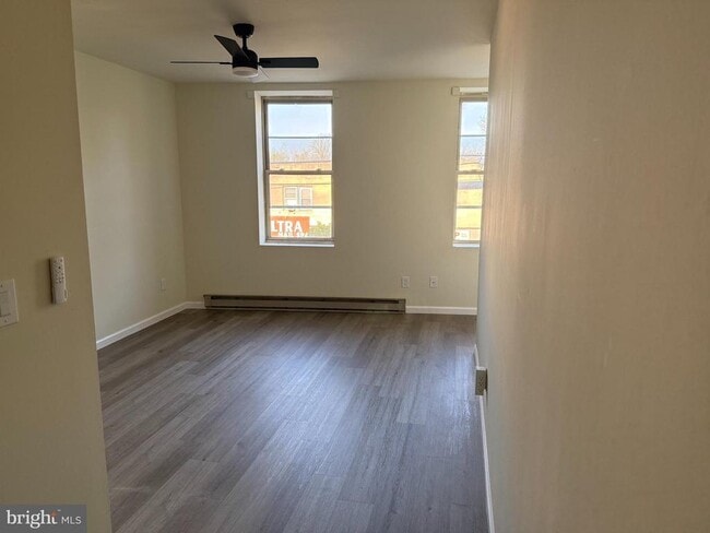 Building Photo - 21 N Main St