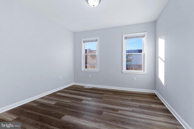 Building Photo - 3339 Paine St