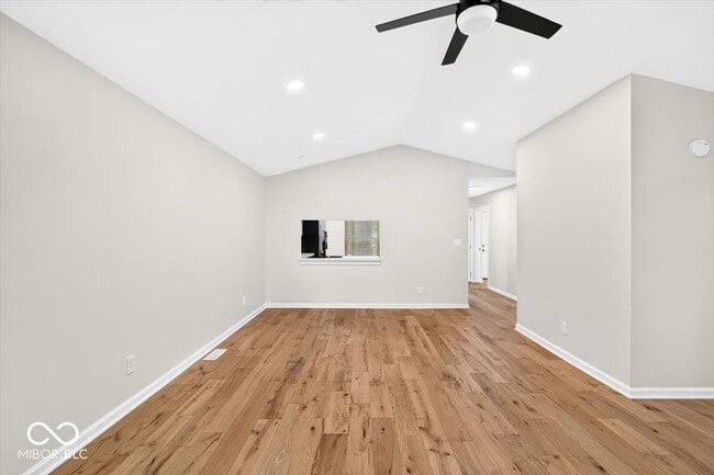 Building Photo - 9218 N Park Ave