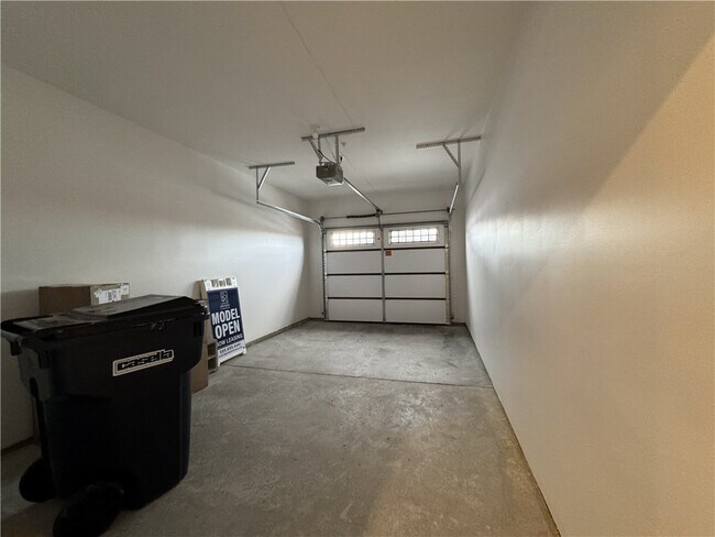 Building Photo - 601 Erie Rdg Dr