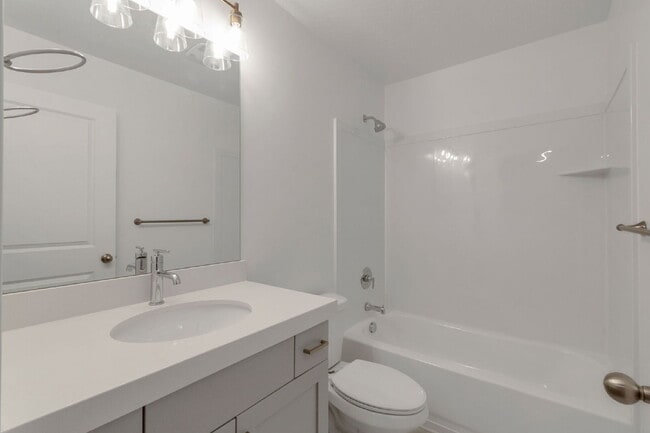 Building Photo - Beautiful Interior Townhouse - 3BD 3BA 2GA