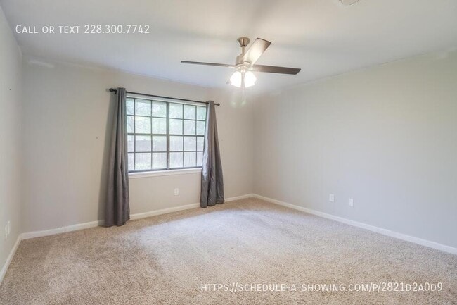 Building Photo - 647 Ridge Dr