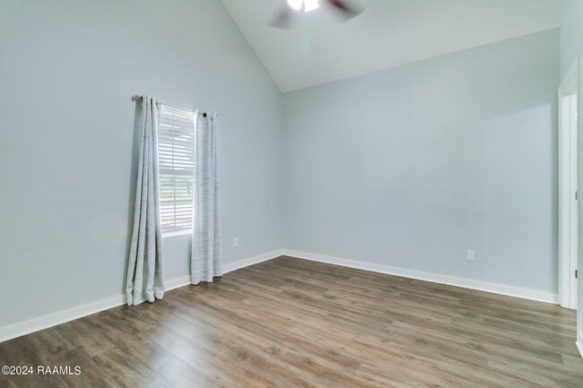 Building Photo - 1402 General Mouton Ave
