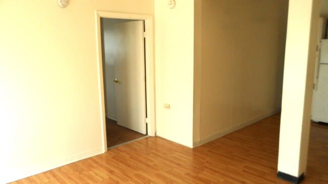 Building Photo - (1614 8th Ave)