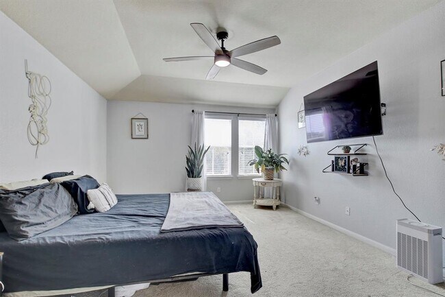 Building Photo - 215 Wildcat Dr