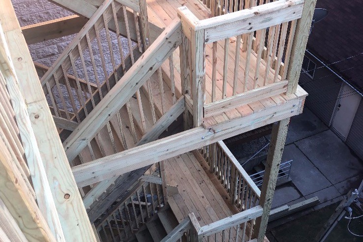 Rear Porch - 3320 N Lakewood Ave