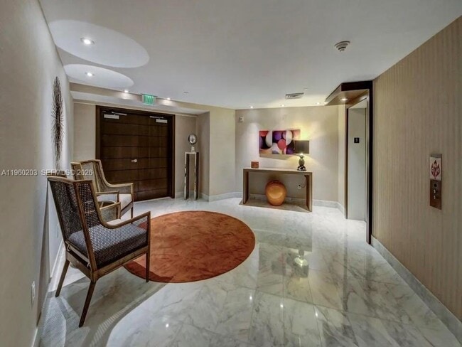 Building Photo - 200 Biscayne Blvd Way