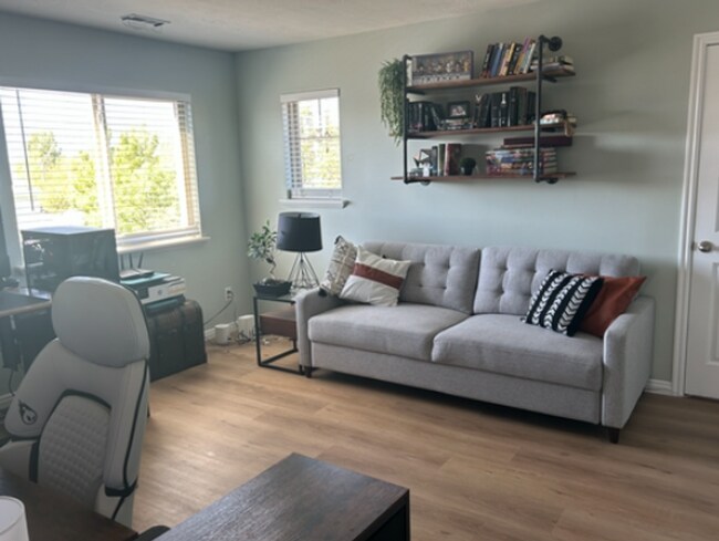 Building Photo - Spacious 6-Bedroom Home – Lehi, Saddle Ridge Community