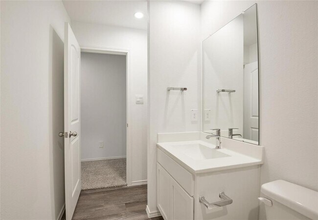 Building Photo - 1055 Llano Trl