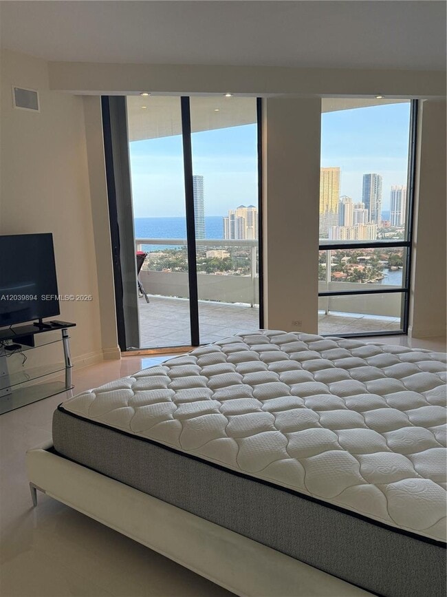 Building Photo - 20191 E Country Club Dr