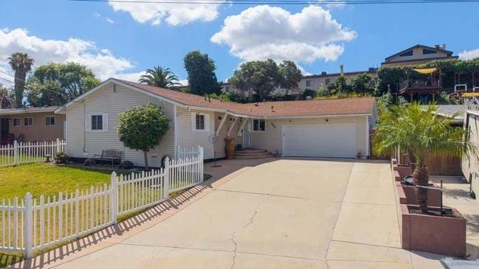 Building Photo - 7907 Longdale Dr