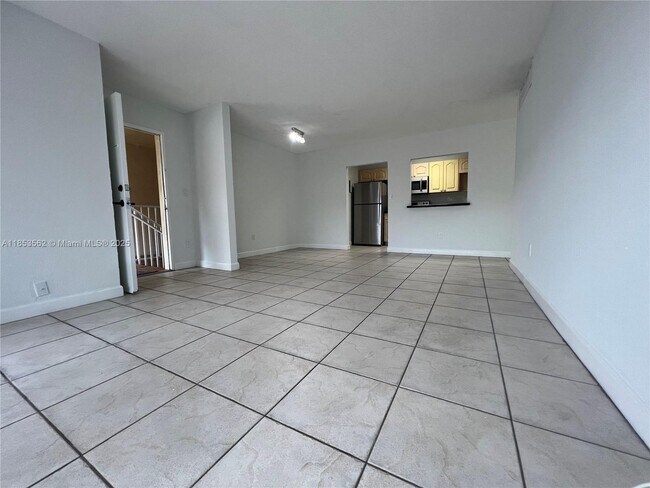 Building Photo - 4660 NW 79th Ave
