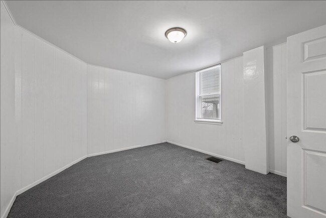 Building Photo - 5556-5558 Pocusset Street