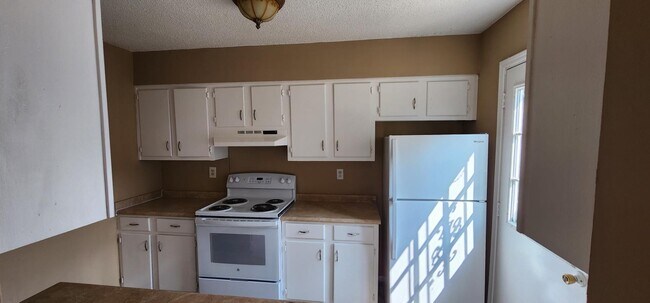 Building Photo - 5265 Chatfield Dr