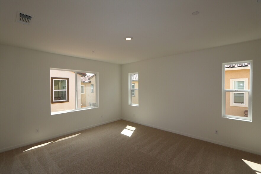 Building Photo - 3707 Red Fir Ln