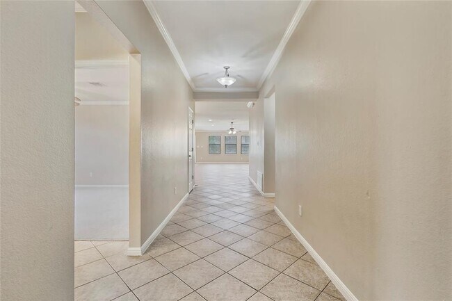 Building Photo - 4205 Fairmeadow Dr