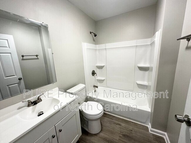 Building Photo - 1414 White St