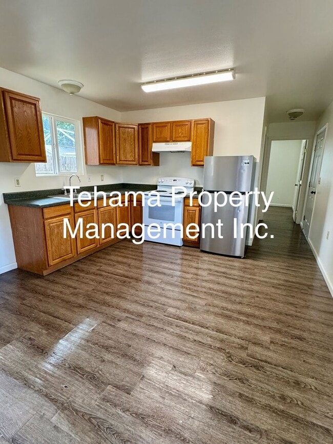 Building Photo - Renovated 2 Bedroom/1 Bath Gerber home wit...
