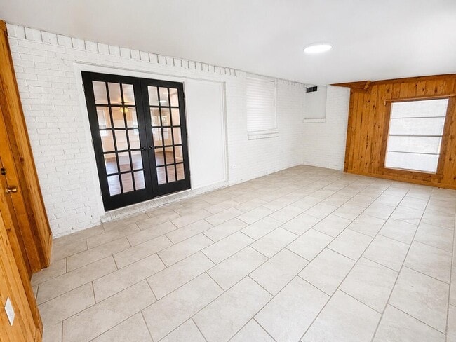 Building Photo - 4821 24th St