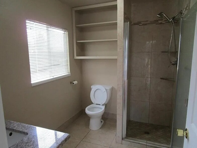 Building Photo - 1905 Claus Rd