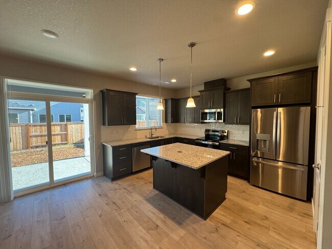 Building Photo - Amazing 3 bedroom Brand new home!!