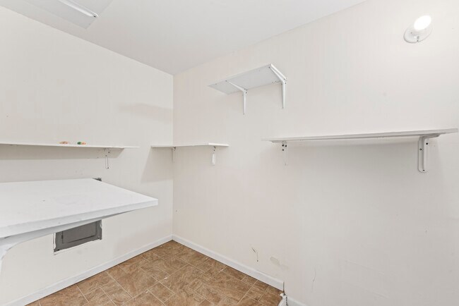 Building Photo - 109 Landmeier Rd