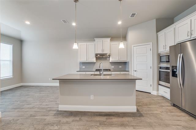 Building Photo - 2217 Redwing Dr