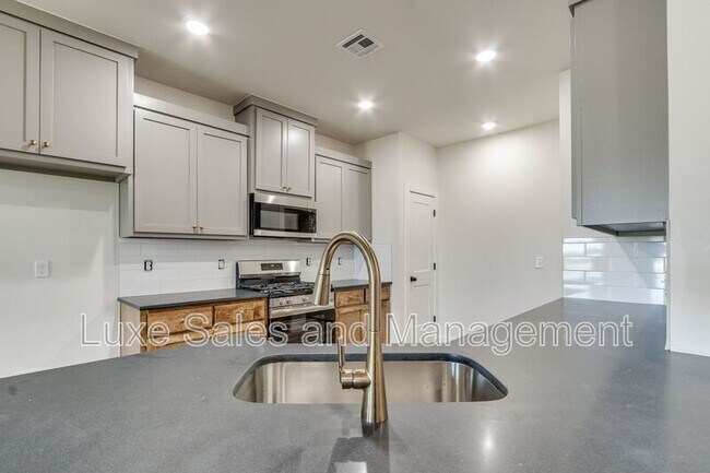 Building Photo - 8329 NW 163rd Ter