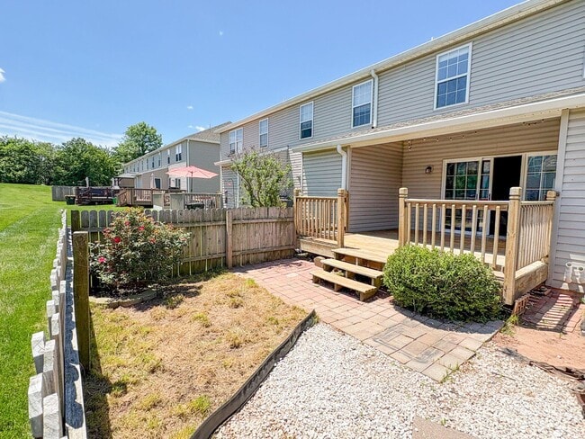 Building Photo - 180 Deer Run Ct