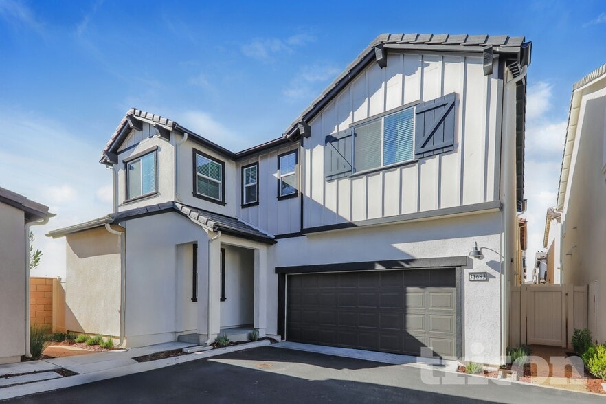 Primary Photo - 31683 Hans Dr