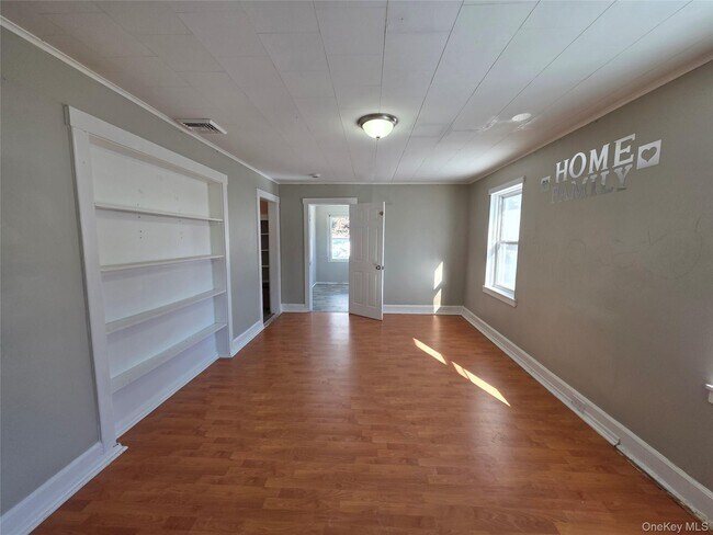 Building Photo - 135 Fullerton Ave