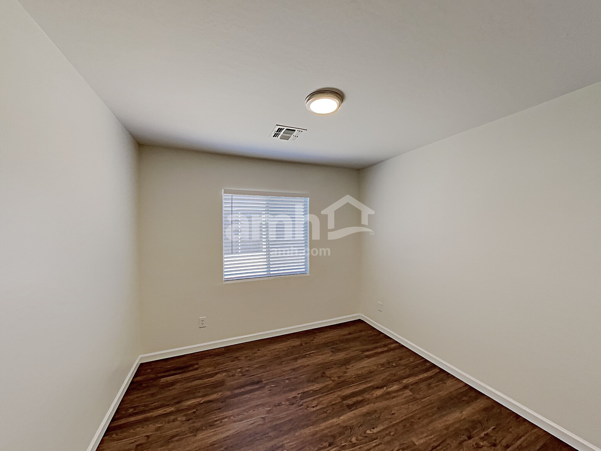 Building Photo - 12433 W Willow Ave