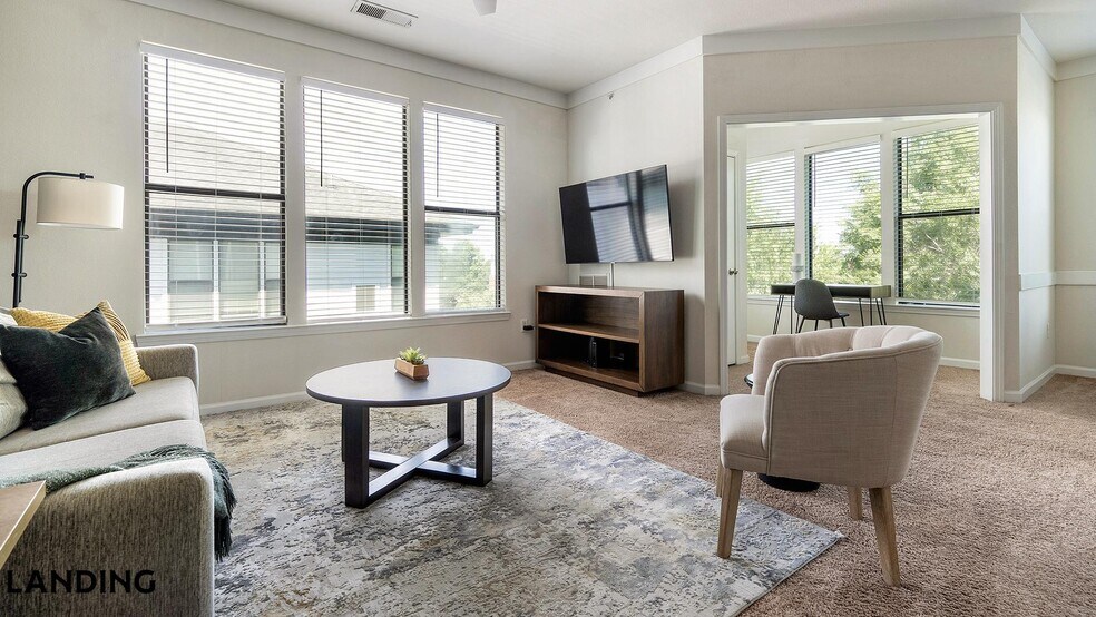 Building Photo - 10051 Perimeter Station Dr