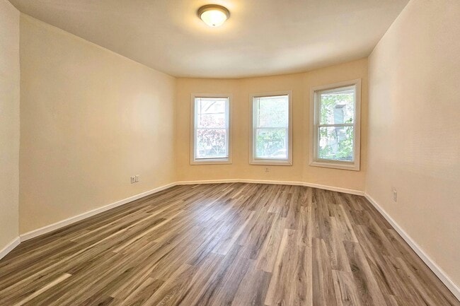 Building Photo - 45 Gautier Ave