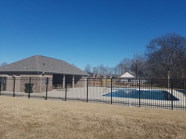 Building Photo - 123 Birch Falls Dr