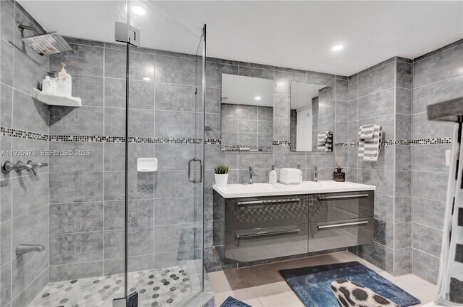 Building Photo - 9273 Collins Ave