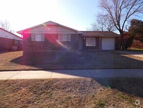 Building Photo - 3210 NE Cimarron Trail